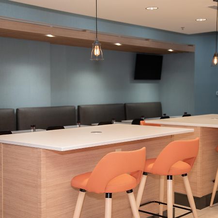 Holiday Inn & Suites - Fayetteville W-Fort Bragg Area By Ihg Extérieur photo
